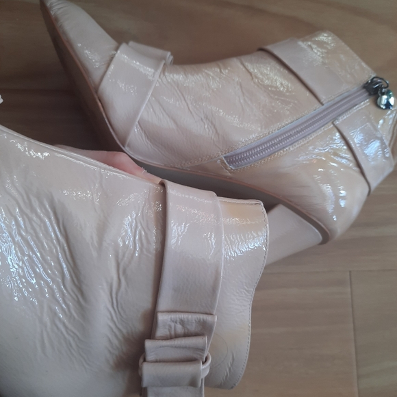 Alannah Hill beige bow boots 39 - Picture 7 of 10
